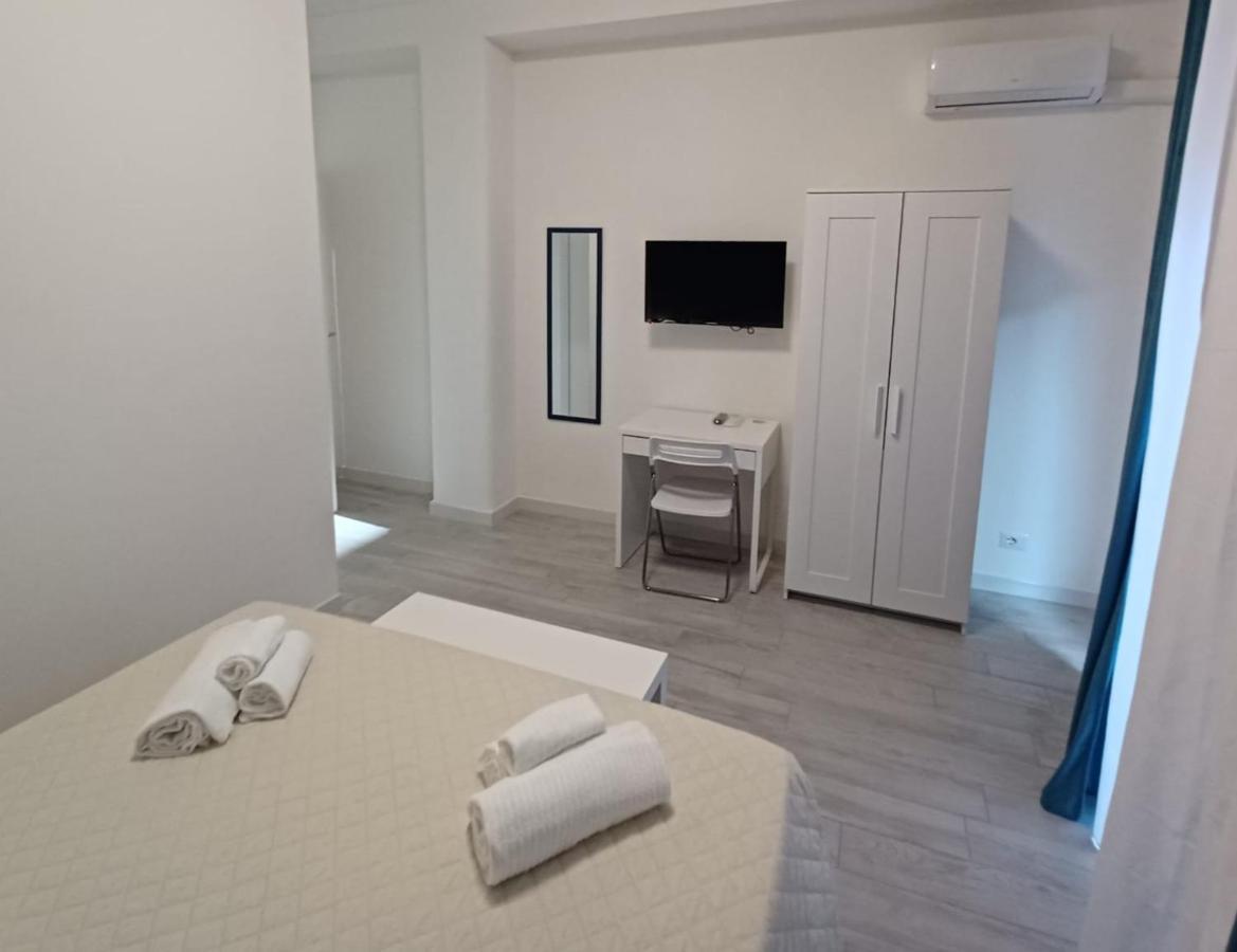 Bed and Breakfast La Stazione 92 Катанія Екстер'єр фото