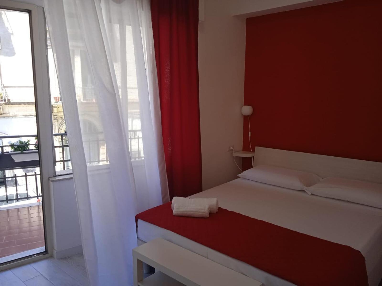 Bed and Breakfast La Stazione 92 Катанія Екстер'єр фото